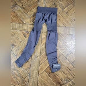 Lazuli Label Women's Small Seemless Ribbed Contour Leggings NWT